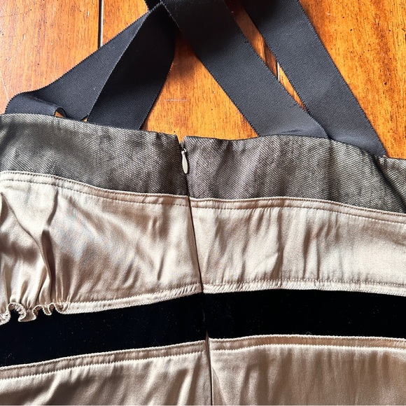 Ellie Tahari Silk Embellished Champagne/ Gold Color Top W/ Black Velvet & Lace M - Picture 7 of 15